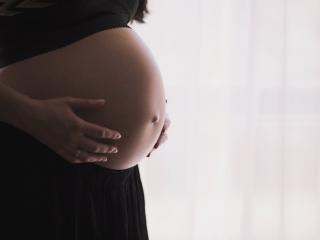 Quelle attitude adopter en famille lorsqu'une adolescente tombe enceinte ? (Mbongwana)